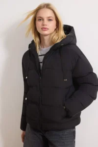 TRENDYOLMİLLA Black Hooded Rugular Pattern Water Repellent Puffer Jacket Coat - Image 2