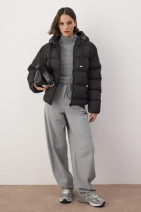 TRENDYOLMİLLA Black Hooded Rugular Pattern Water Repellent Puffer Jacket Coat - Image 6