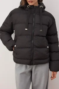 TRENDYOLMİLLA Black Hooded Rugular Pattern Water Repellent Puffer Jacket Coat - Image 8