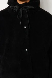 TRENDYOLMİLLA Black Oversized Pattern Zippered Plush Jacket Coat - Image 4