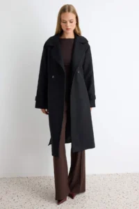TRENDYOLMİLLA Black Oversized Wide Cut Arched LONG Woolly Bowl Overcoat - Image 6