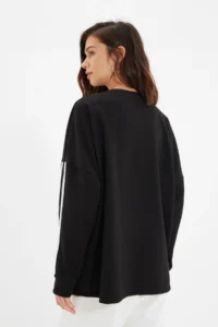 TRENDYOLMİLLA Black Stripe Detailed Oversized/Wide Pattern Thin Knitting Sweatshirt - Image 5