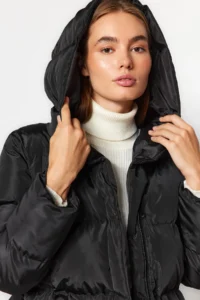TRENDYOLMİLLA Black Regular Pattern Belted Water Repellent Puffer Jacket Coat - Image 3