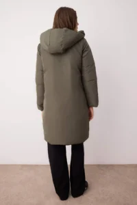 TRENDYOLMİLLA Black-Khaki Double Sided Hooded Water Repellent LONG Puffer Jacket Coat - Image 5