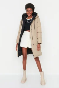 TRENDYOLMİLLA Black-Beige Double Sided Regular Pattern Hooded Water Repellent LONG Puffer Jacket Coat - Image 9
