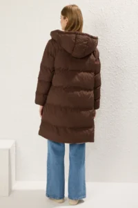 TRENDYOLMİLLA Dark Brown-Ecru Double Sided Regular Pattern Hooded Water Repellent LONG Puffer Jacket Coat - Image 7