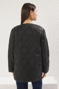 TRENDYOLMİLLA Black Oversized  Coat - Image 5