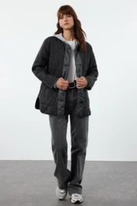 TRENDYOLMİLLA Black Oversized  Coat - Image 6