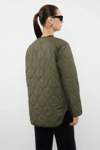 TRENDYOLMİLLA Khaki Color Bloklu Water Repellent Quilted Coat - Image 10