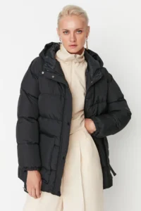 TRENDYOLMİLLA Black Oversized Pattern Hooded Arched Water Repellent Puffer Jacket Coat - Image 7