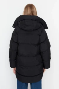 TRENDYOLMİLLA Black Oversized Pattern Hooded Water Repellent Puffer Jacket Coat - Image 9