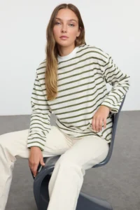 TRENDYOLMİLLA Khaki Striped Oversized/Wide Cut Crew Neck Thin Knitting Sweatshirt - Image 2