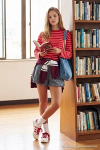 TRENDYOLMİLLA Red Striped Oversized/Wide Cut Crew Neck Thin Knitting Sweatshirt - Image 4