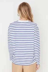 TRENDYOLMİLLA WHITE Striped Oversized/Wide Cut Crew Neck Thin Knitting Sweatshirt - Image 11