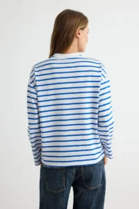 TRENDYOLMİLLA WHITE Striped Oversized/Wide Cut Crew Neck Thin Knitting Sweatshirt - Image 4