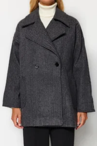 TRENDYOLMİLLA Anthracite herringbone Oversized Wide Cut Bowl Overcoat - Image 4