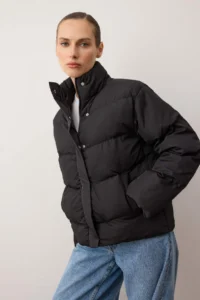 TRENDYOLMİLLA Black Regular Pattern Water Repellent Puffer Jacket Coat - Image 3