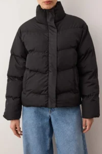 TRENDYOLMİLLA Black Regular Pattern Water Repellent Puffer Jacket Coat - Image 4
