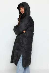 TRENDYOLMİLLA Black Regular Pattern Hooded Yandan Snap Snap Detailed Water Repellent LONG Puffer Jacket Coat - Image 2