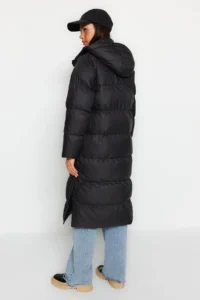 TRENDYOLMİLLA Black Regular Pattern Hooded Yandan Snap Snap Detailed Water Repellent LONG Puffer Jacket Coat - Image 5