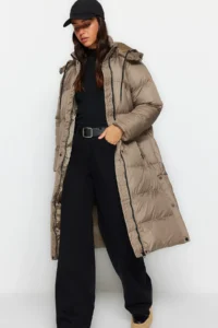 TRENDYOLMİLLA Mink Regular Pattern Hooded Yandan Snap Snap Detailed Water Repellent LONG Puffer Jacket Coat