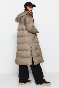 TRENDYOLMİLLA Mink Regular Pattern Hooded Yandan Snap Snap Detailed Water Repellent LONG Puffer Jacket Coat - Image 3