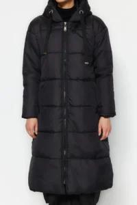 TRENDYOLMİLLA Black Regular Pattern Hooded Water Repellent LONG Puffer Jacket Coat - Image 13