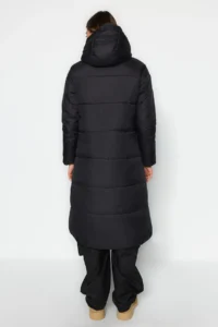 TRENDYOLMİLLA Black Regular Pattern Hooded Water Repellent LONG Puffer Jacket Coat - Image 14