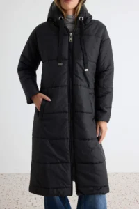 TRENDYOLMİLLA Black Regular Pattern Hooded Water Repellent LONG Puffer Jacket Coat - Image 8