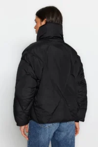TRENDYOLMİLLA Black Oversized Pattern Water Repellent Swelling Quilted Coat - Image 10