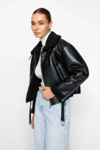 TRENDYOLMİLLA Black Regular Pattern Plush Detailed Faux Leather Biker Jacket Coat - Image 4