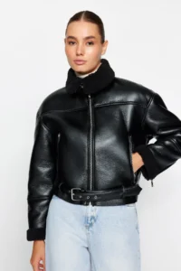 TRENDYOLMİLLA Black Regular Pattern Plush Detailed Faux Leather Biker Jacket Coat - Image 5