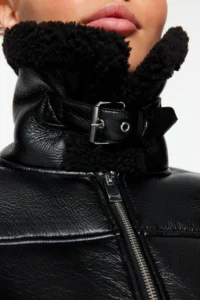 TRENDYOLMİLLA Black Regular Pattern Plush Detailed Faux Leather Biker Jacket Coat - Image 9