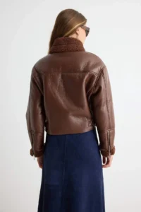 TRENDYOLMİLLA Dark Brown Regular Pattern Plush Detailed Faux Leather Biker Jacket Coat - Image 5