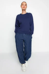 TRENDYOLMİLLA NAVY BLUE relaxed/Rahat Pattern Basic Raglan Sleeve Crew Neck Knitting Sweatshirt - Image 3