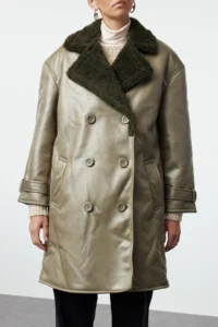 TRENDYOLMİLLA Khaki Collar Fur Detailed Oversized LONG Overcoat - Image 4