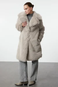 TRENDYOLMİLLA Mink Oversized Pattern LONG Fur Overcoat - Image 7