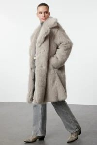 TRENDYOLMİLLA Mink Oversized Pattern LONG Fur Overcoat - Image 8