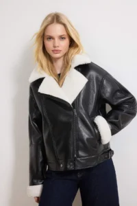 TRENDYOLMİLLA Black Oversized Pattern Plush Detailed Faux Leather Biker Jacket Coat - Image 2