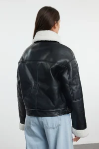 TRENDYOLMİLLA Black Oversized Pattern Plush Detailed Faux Leather Biker Jacket Coat - Image 9
