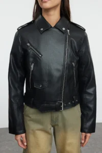 TRENDYOLMİLLA Black Regular Pattern Faux Leather Biker Thin Jacket Coat - Image 3