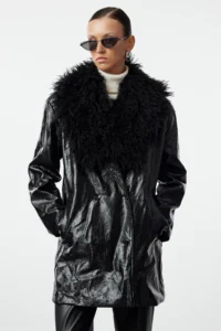 TRENDYOLMİLLA Black Oversized Pattern Collar Fur Detailed Faux Leather Jacket Coat - Image 2