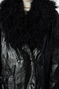TRENDYOLMİLLA Black Oversized Pattern Collar Fur Detailed Faux Leather Jacket Coat - Image 3