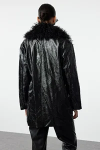 TRENDYOLMİLLA Black Oversized Pattern Collar Fur Detailed Faux Leather Jacket Coat - Image 5