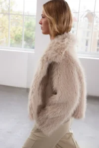 TRENDYOLMİLLA Beige Oversized Pattern Fur Coat - Image 3