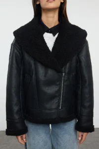 TRENDYOLMİLLA Black Oversized Pattern Plush Detailed Faux Leather Biker Jacket Coat - Image 3