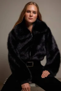 TRENDYOLMİLLA Black Oversized Pattern Tyre Detailed Bomber Jacket Fur Coat - Image 2