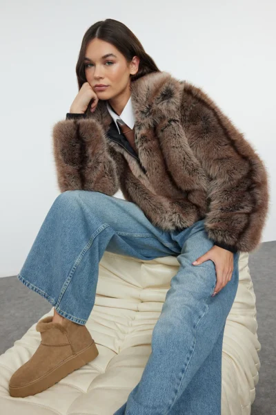 TWOAW25MO00038-BROWN_1