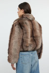 TRENDYOLMİLLA Brown Oversized Pattern Tyre Detailed Bomber Jacket Fur Coat - Image 5