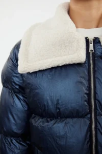 TRENDYOLMİLLA NAVY BLUE Collar Plush and Belt Detailed Shiny Water Repellent Puffer Jacket Coat - Image 4